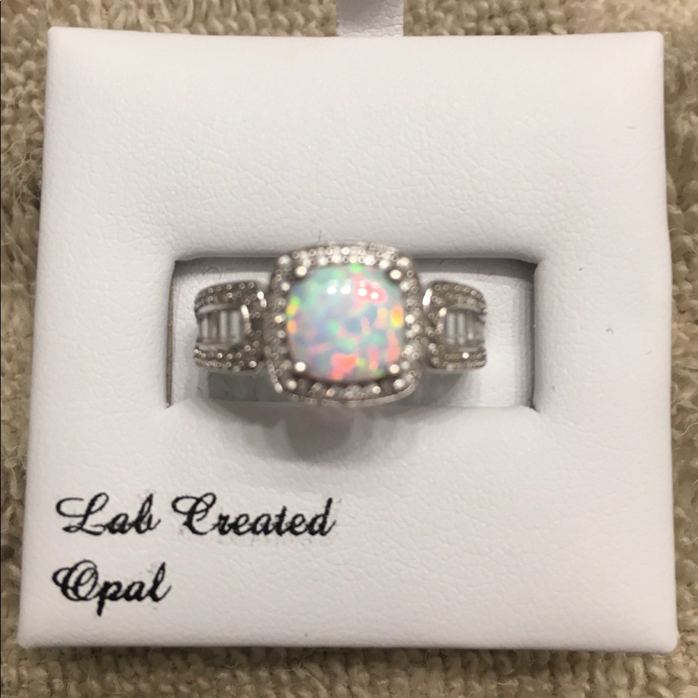 ♥️ Opal Ring (NEW)